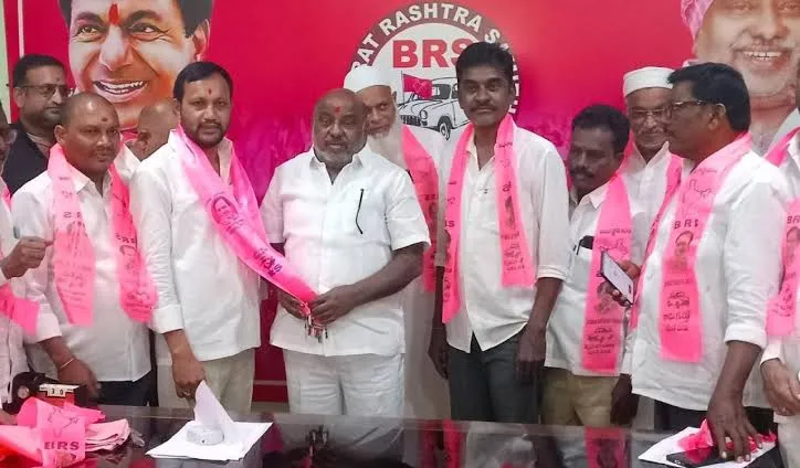 ఆదిలాబాద్‌లో బీఆర్ఎస్‌కు కొత్త బలం.. కాంగ్రెస్, బీజేపీ నేతల చేరిక!