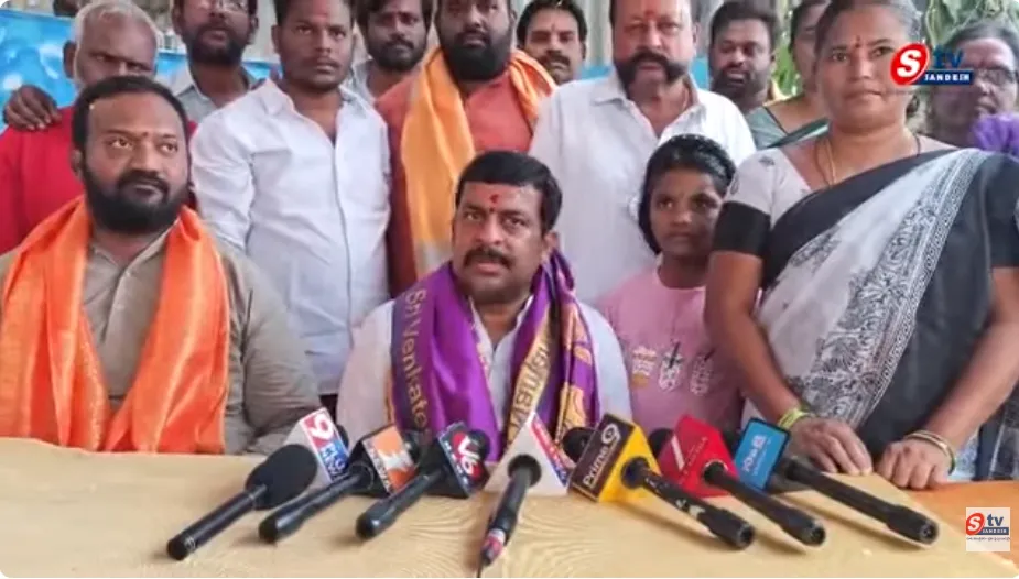 ఏళ్ల తరబడి రోడ్డు కష్టాలకు చెక్.. సొంత నిధులతో సీసీ రోడ్డు నిర్మించిన వడ్డేపల్లి రాజేశ్వర్ రావు!
